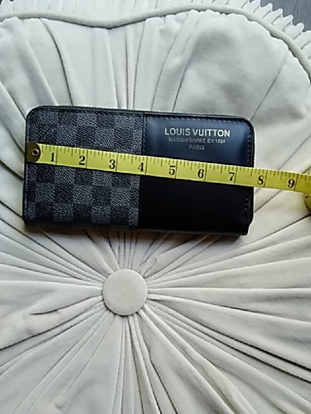 Designer Fashion Leather Zip Wallet - Picture 3 of 4